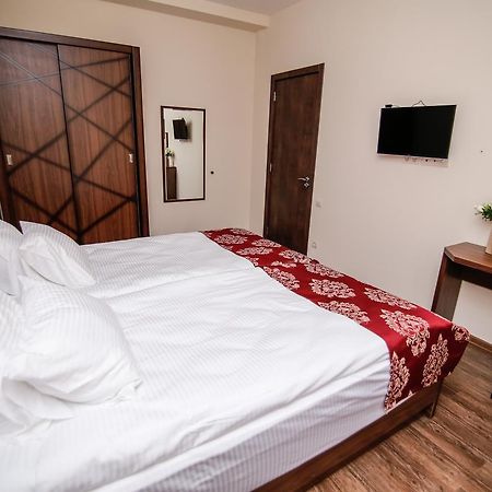 Hills Hotel Tbilisi Buitenkant foto