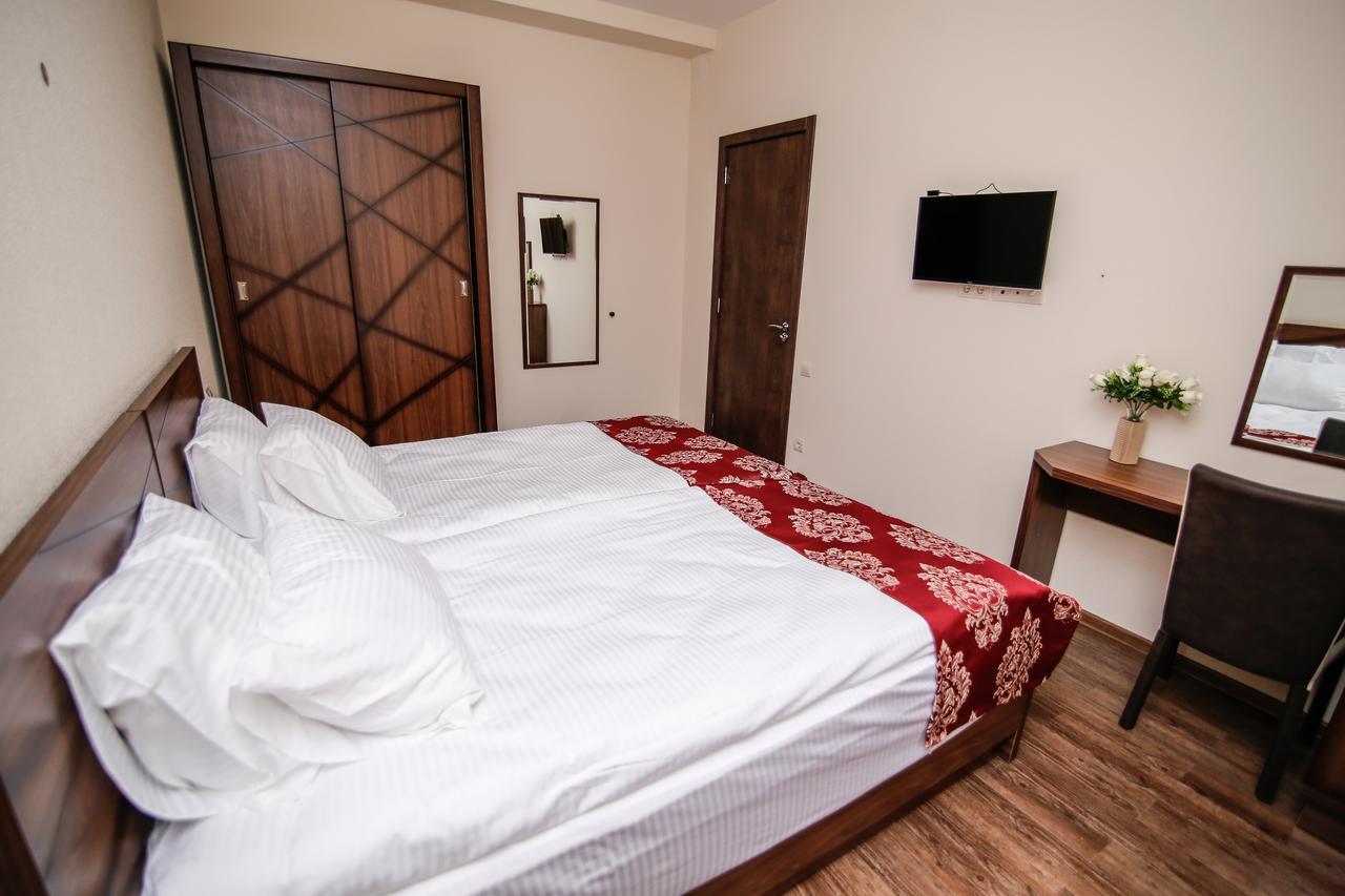 Hills Hotel Tbilisi Buitenkant foto