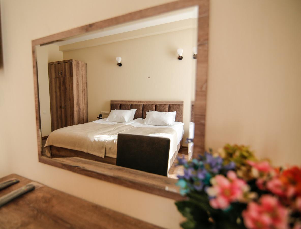 Hills Hotel Tbilisi Buitenkant foto