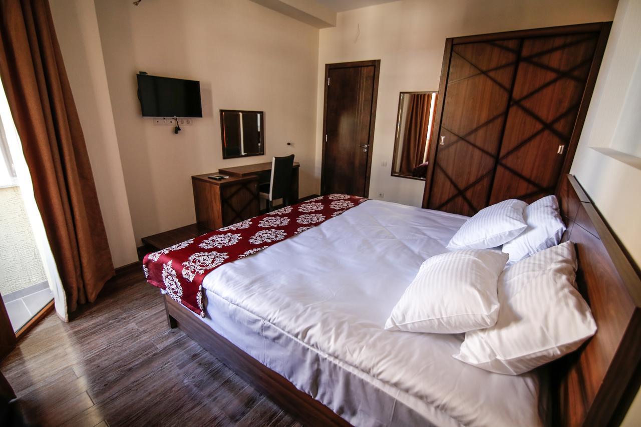 Hills Hotel Tbilisi Buitenkant foto