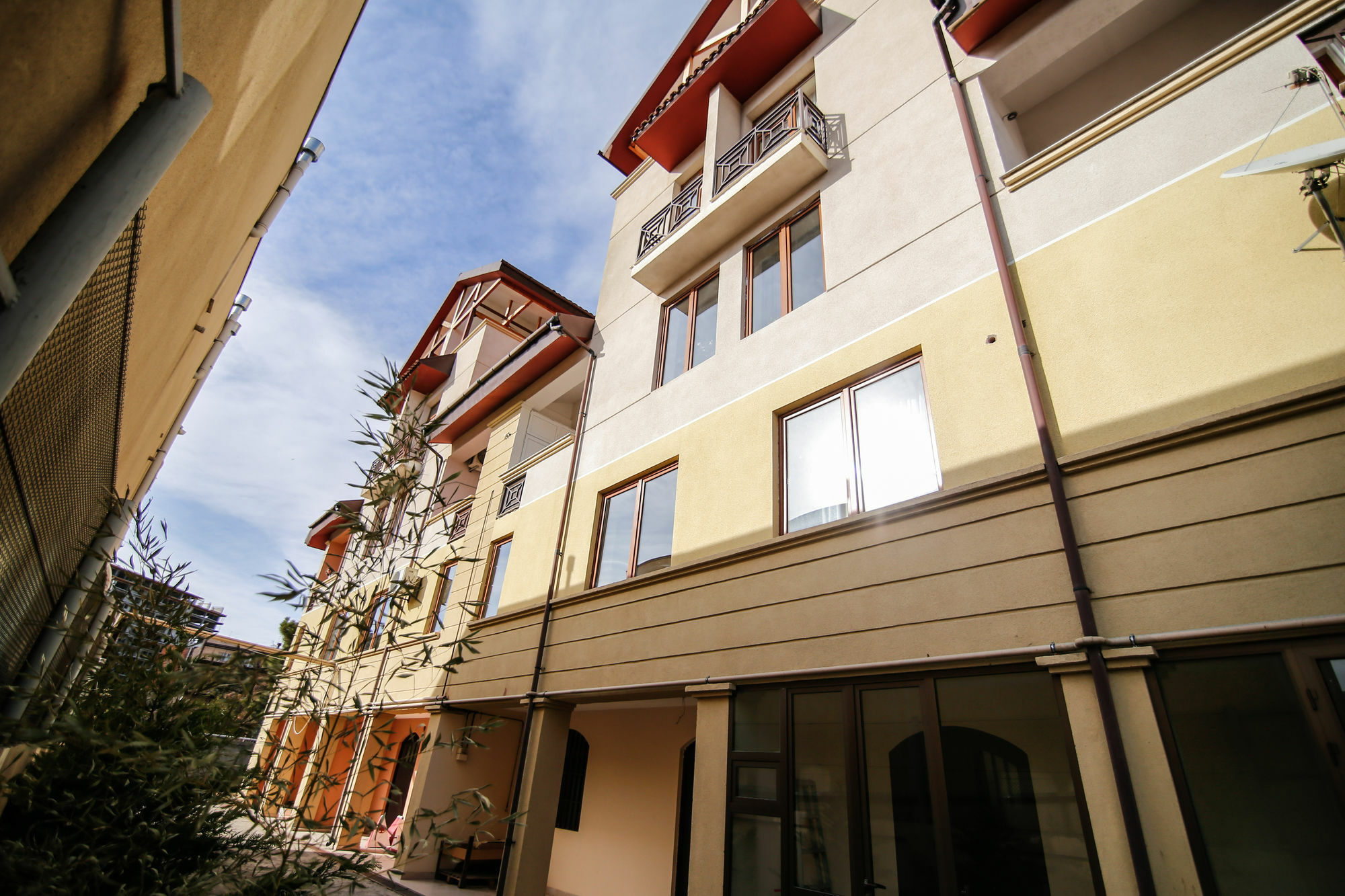 Hills Hotel Tbilisi Buitenkant foto